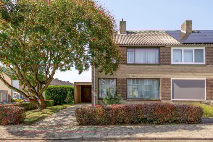 Foto 1 van Plutohof 8