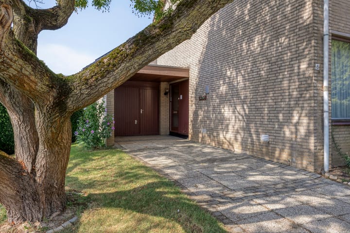 Foto 5 van Plutohof 8