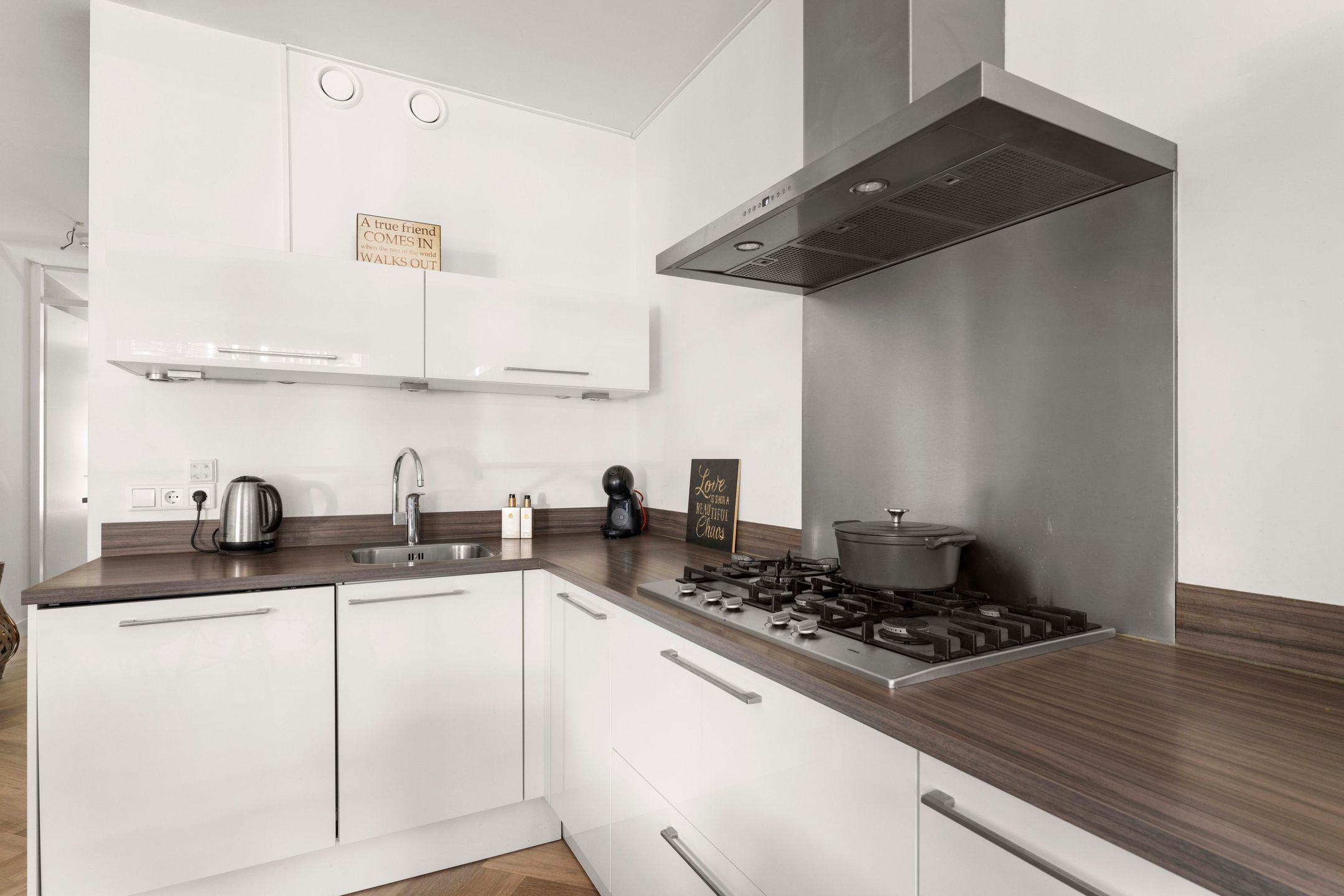 Photo 3 of Wilhelminastraat 39-C