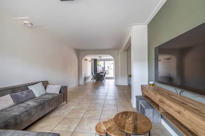 Foto 7 van Debussystraat 10