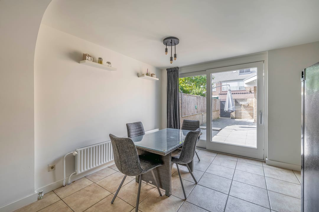 Foto 11 van Debussystraat 10