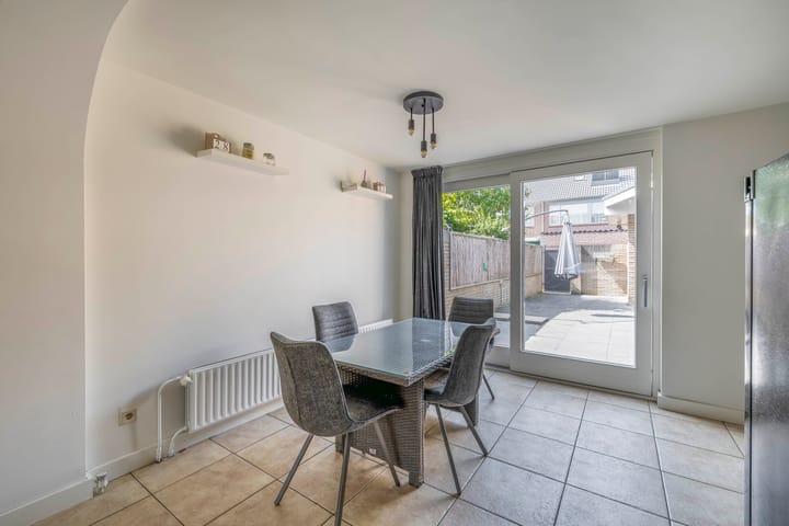 Foto 11 van Debussystraat 10