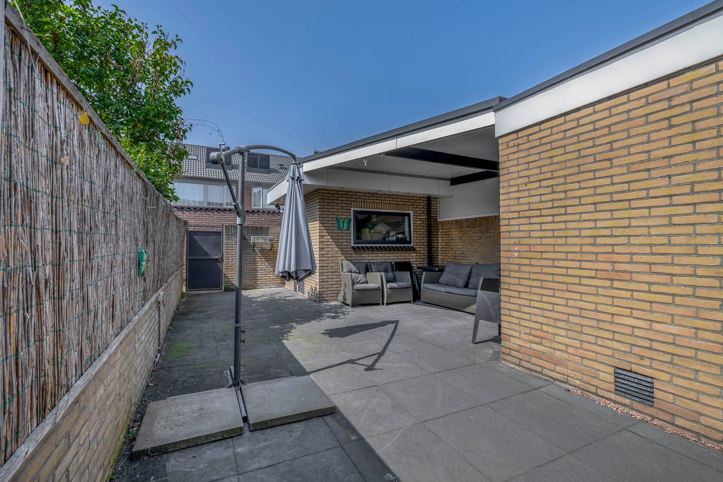 Foto 19 van Debussystraat 10