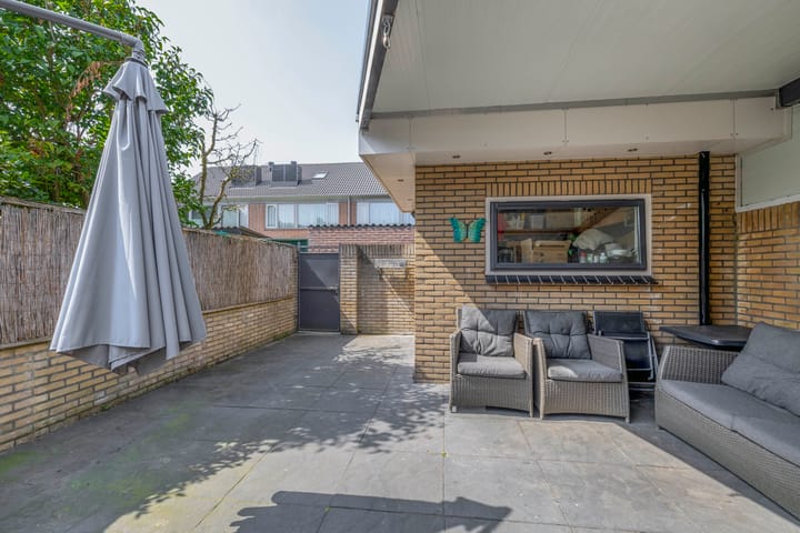 Foto 22 van Debussystraat 10