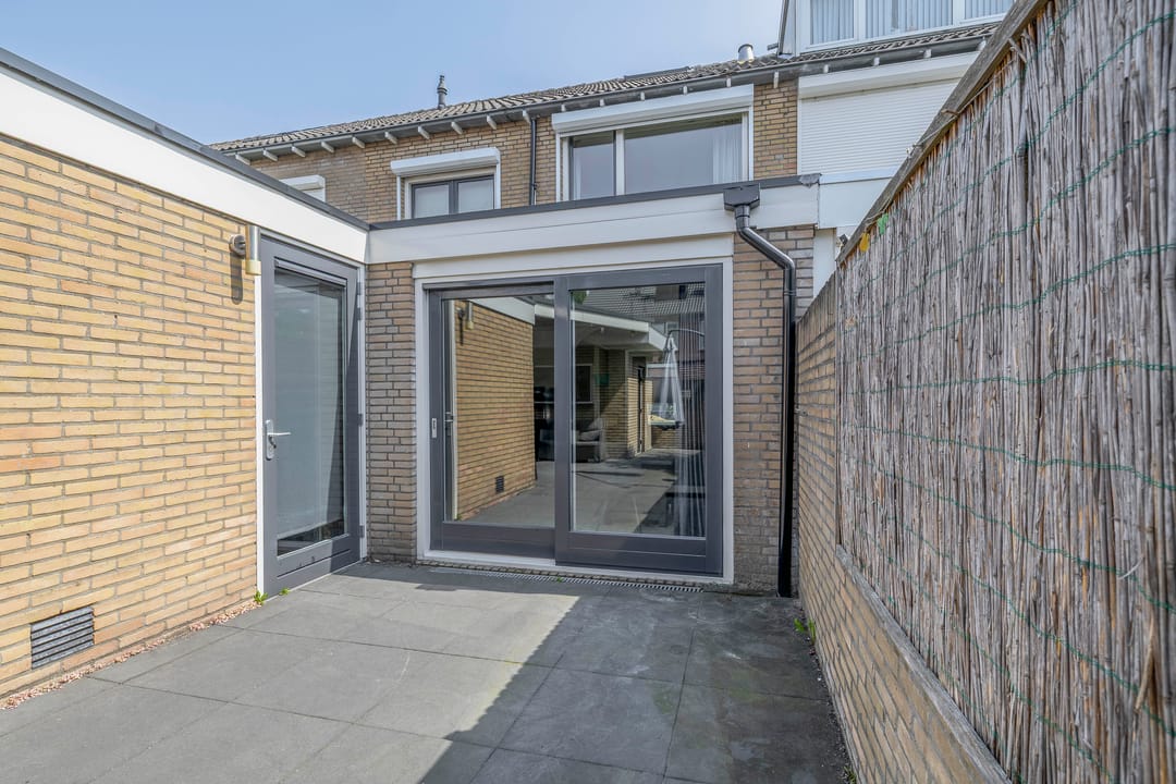 Foto 23 van Debussystraat 10