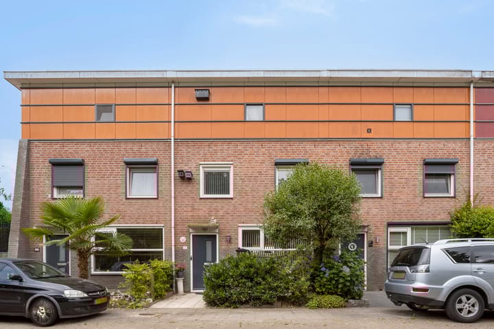 Photo 1 of Assepoester 15