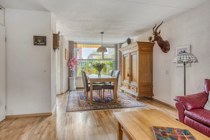 Foto 4 van Assepoester 15