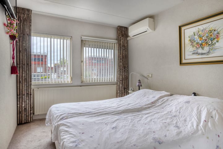 Photo 11 of Assepoester 15