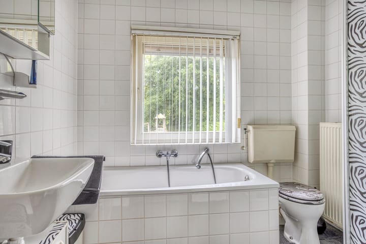 Photo 14 of Assepoester 15