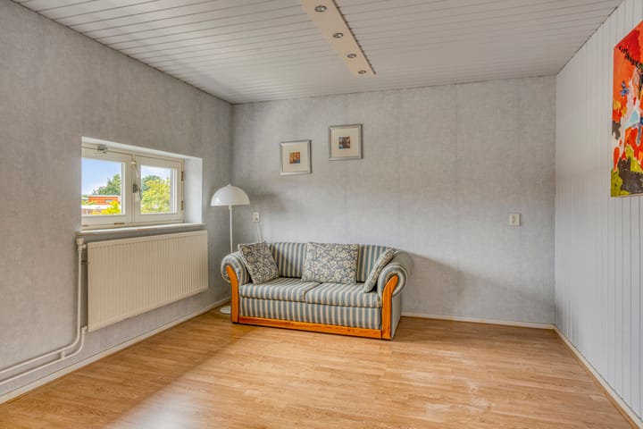 Photo 21 of Assepoester 15