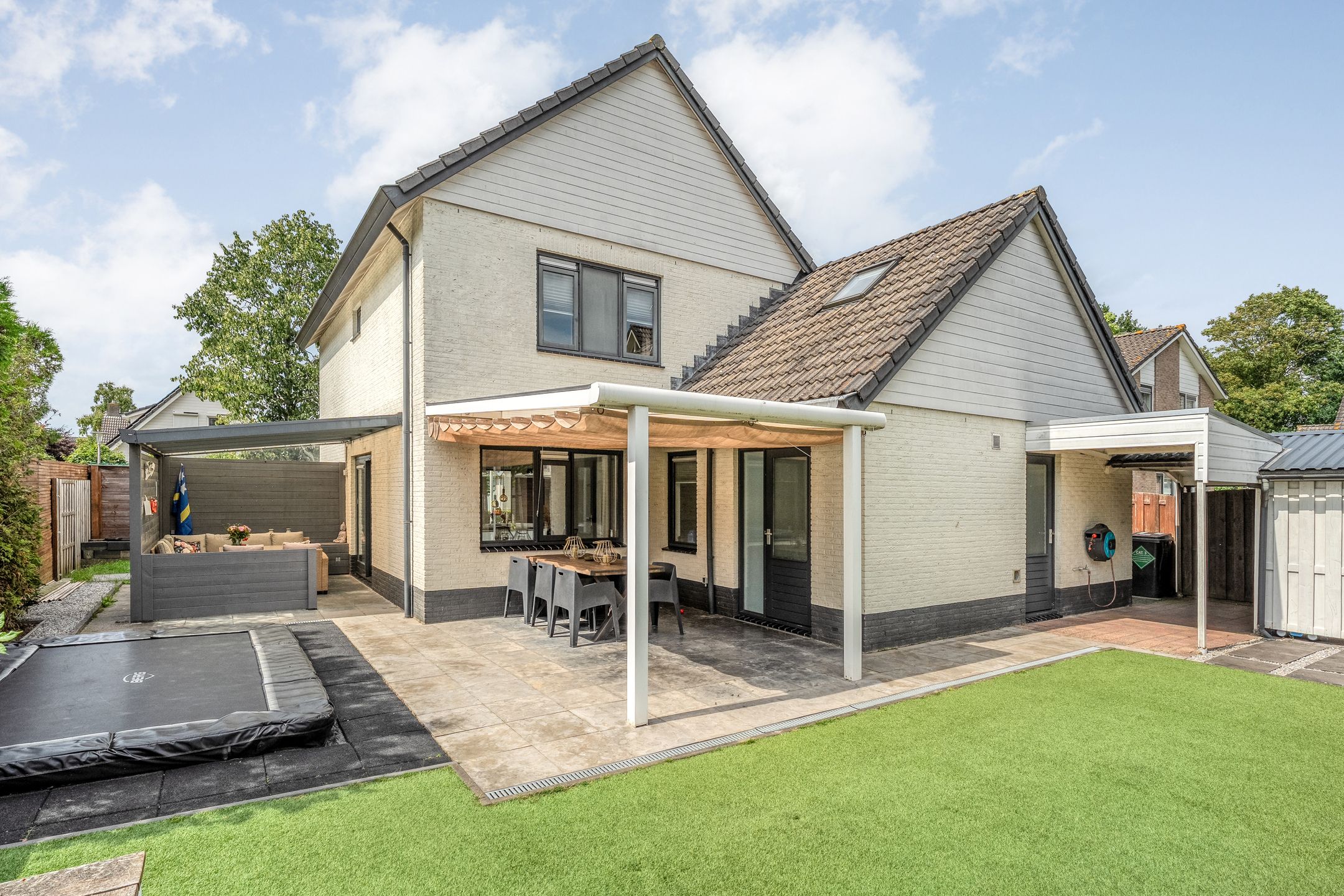 Photo 48 of Linde 12