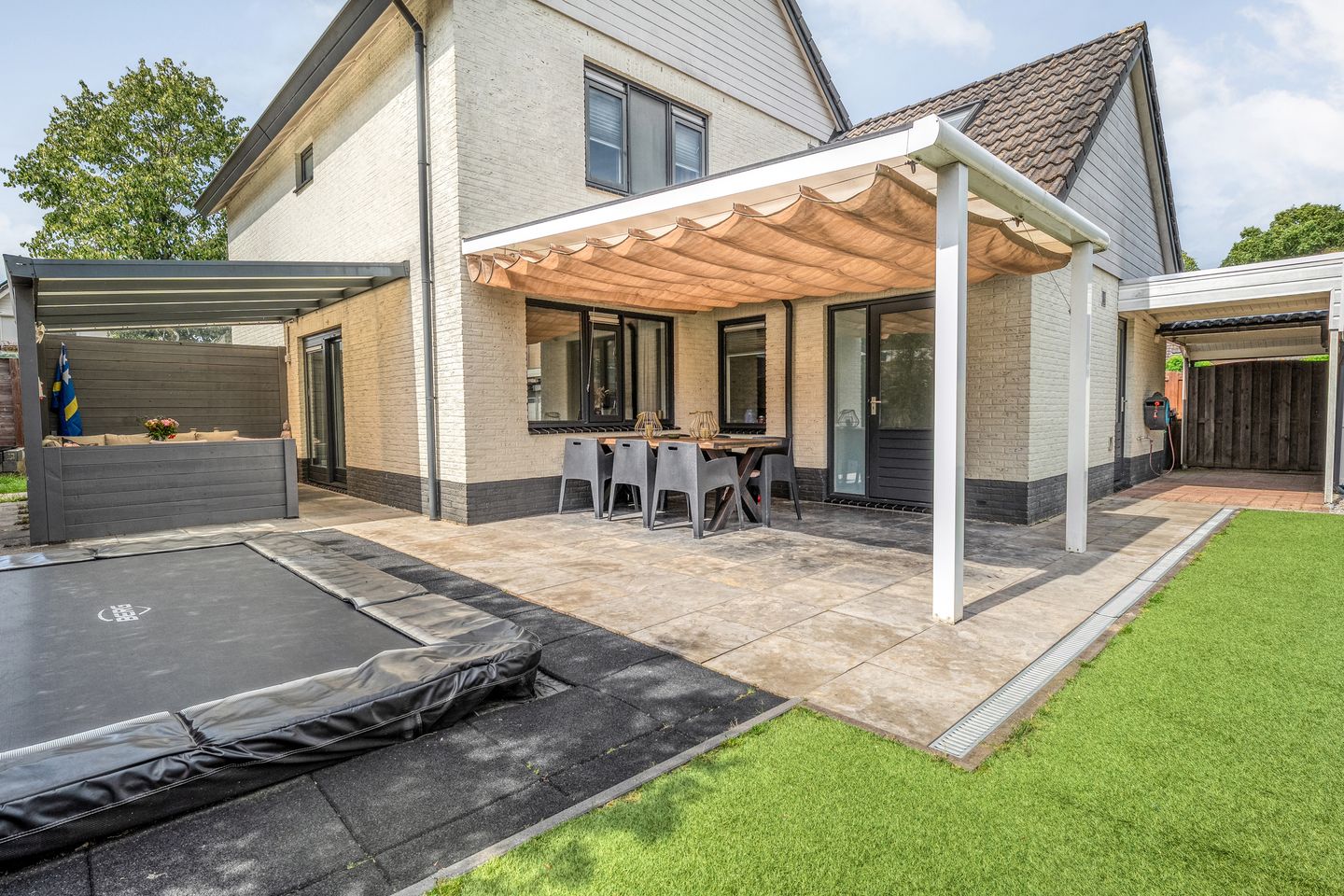 Photo 49 of Linde 12