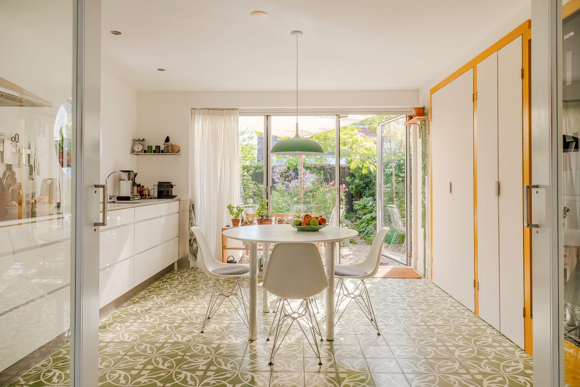 Foto 21 van Van Limburg Stirumstraat 2