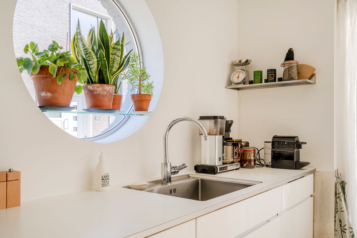 Foto 25 van Van Limburg Stirumstraat 2