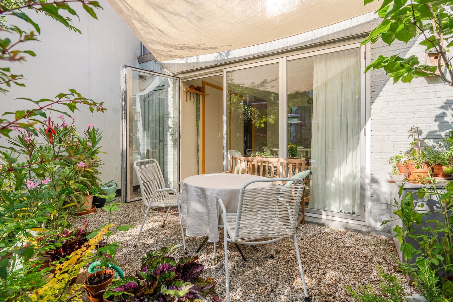 Foto 34 van Van Limburg Stirumstraat 2