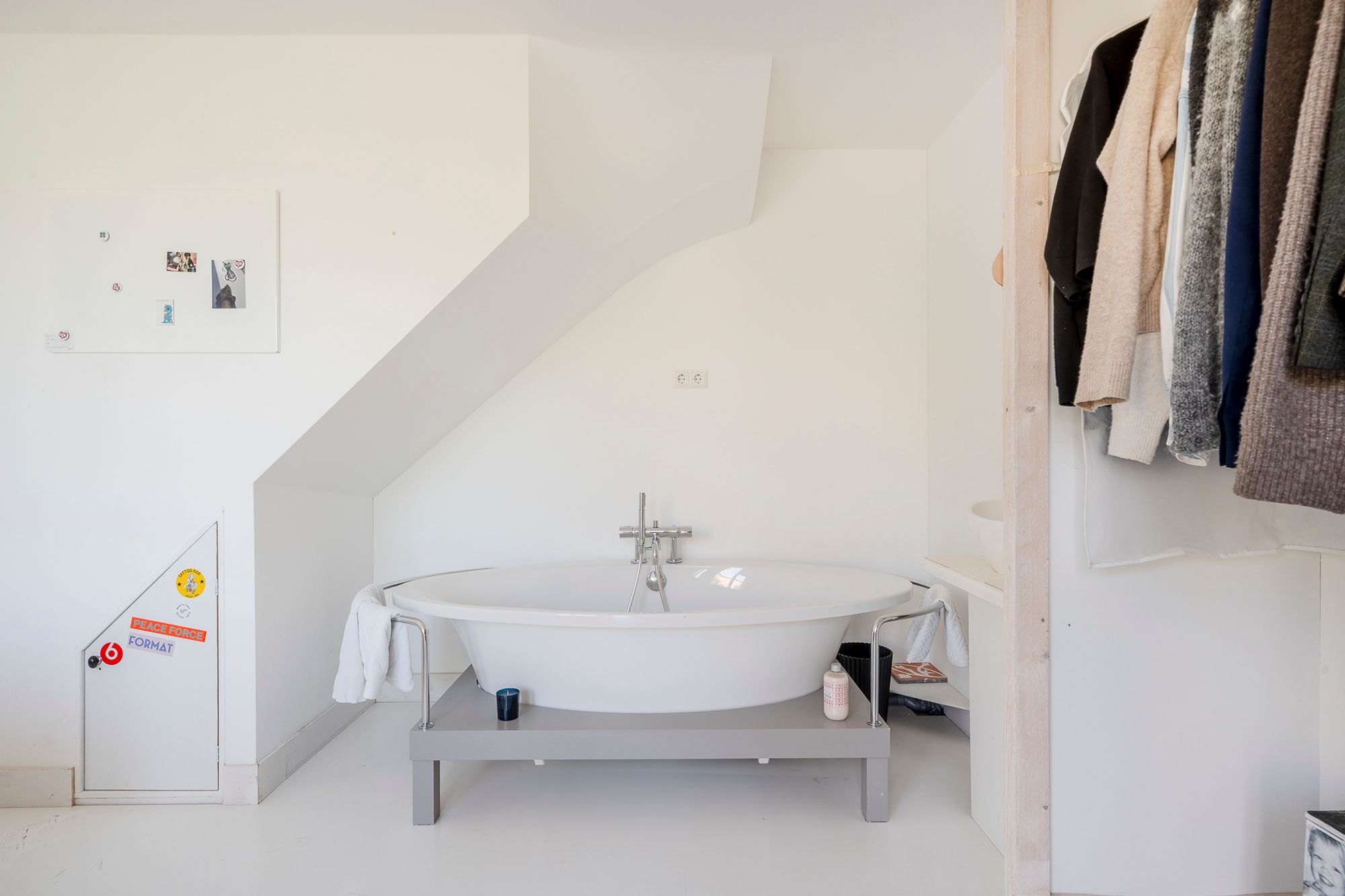 Foto 51 van Van Limburg Stirumstraat 2