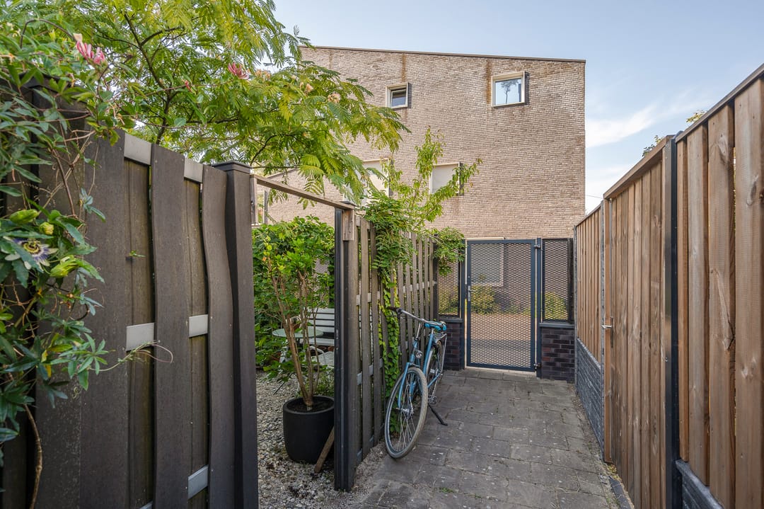 Foto 61 van Van Limburg Stirumstraat 2