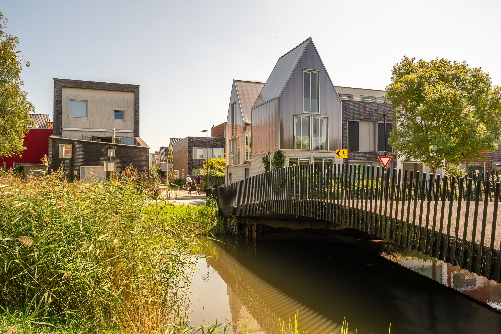 Foto 69 van Van Limburg Stirumstraat 2