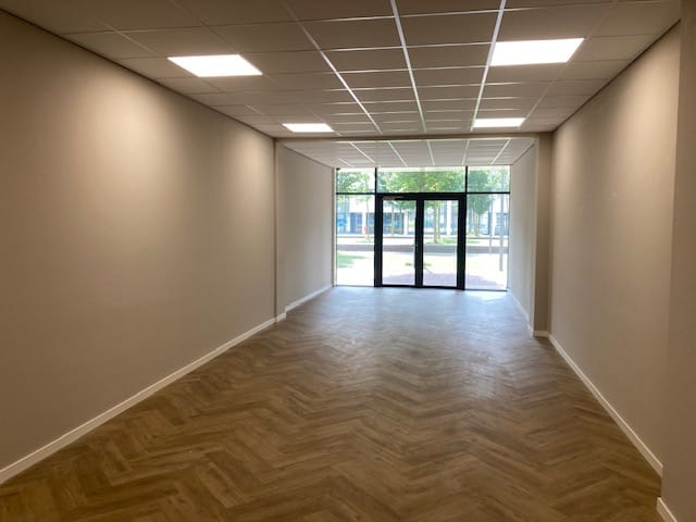 View photo 5 of Middenweg 165
