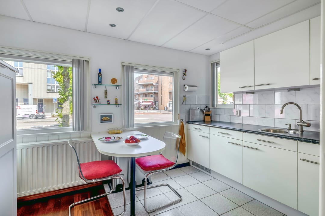 Photo 17 of Raadhuislaan 37