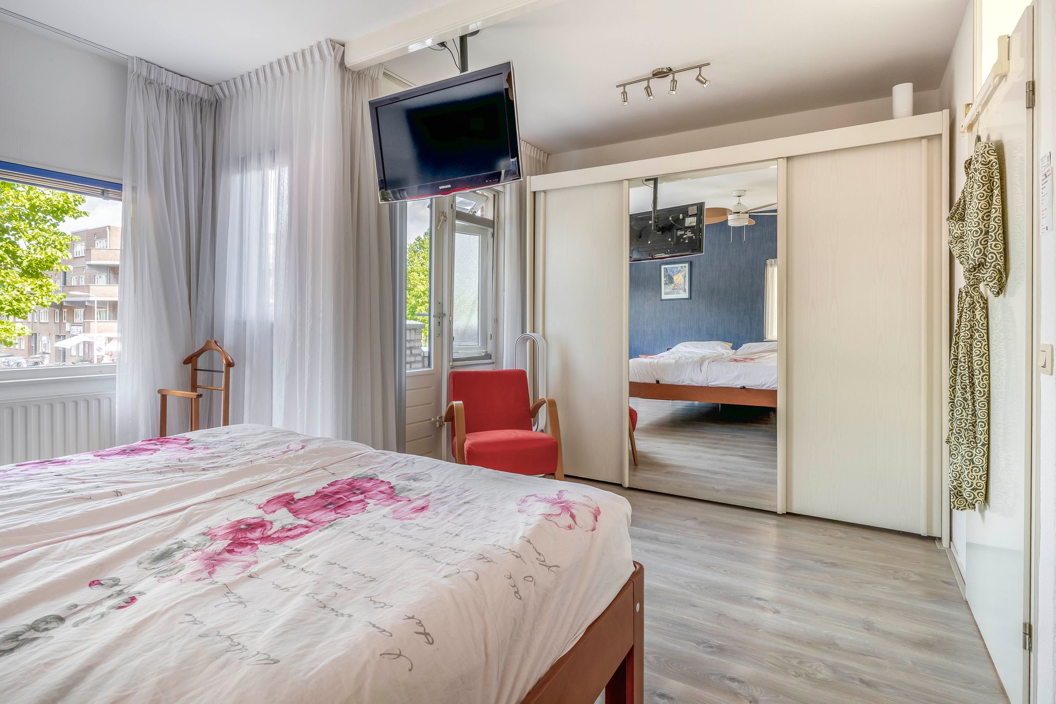 Photo 33 of Raadhuislaan 37