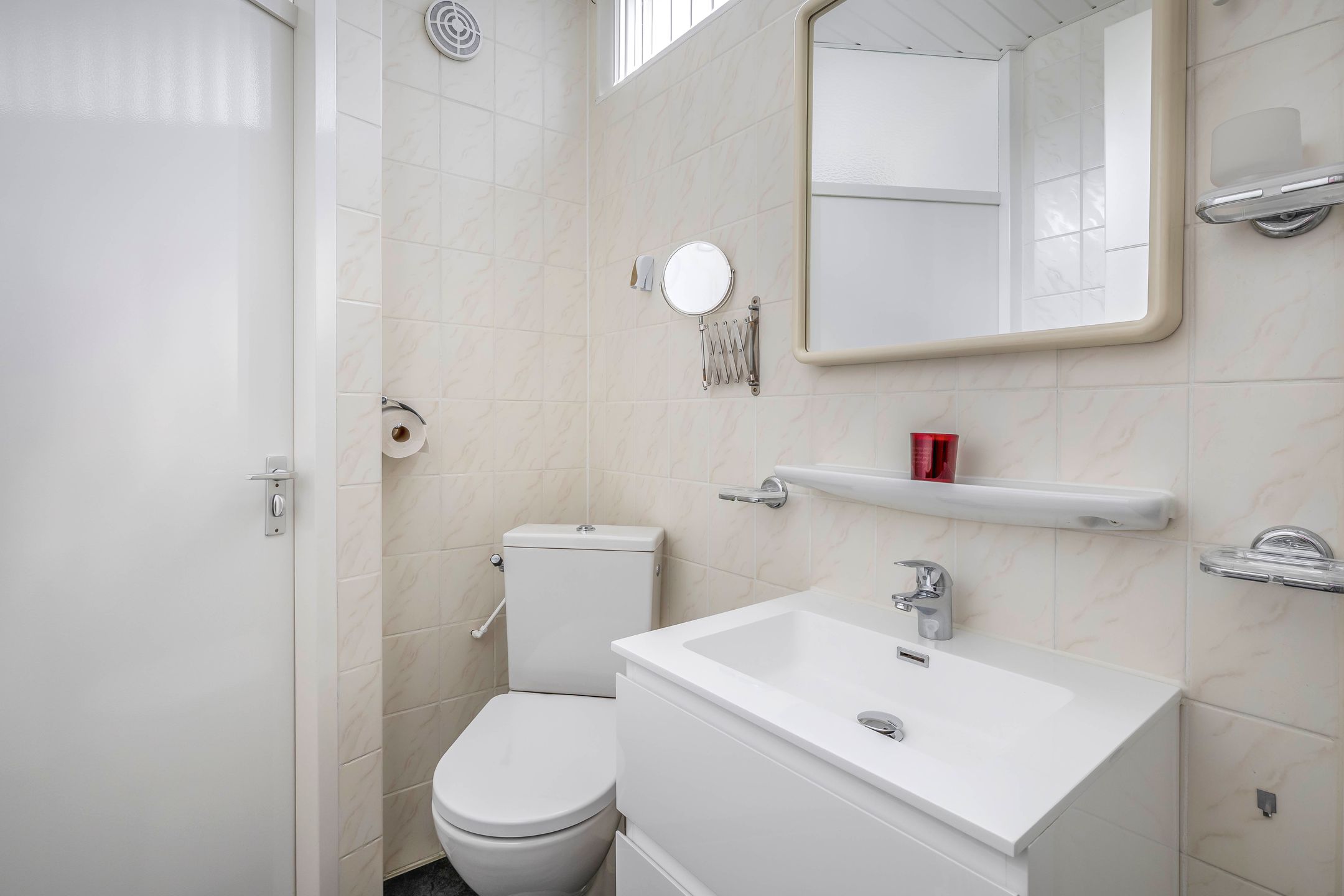 Photo 36 of Raadhuislaan 37