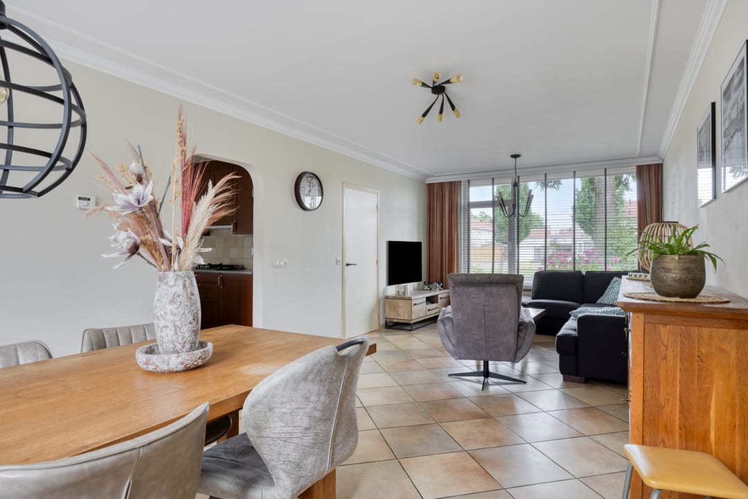 Foto 11 van Meindert Hobbemastraat 10