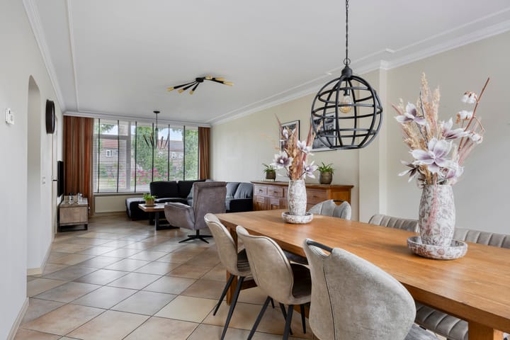 Photo 14 of Meindert Hobbemastraat 10