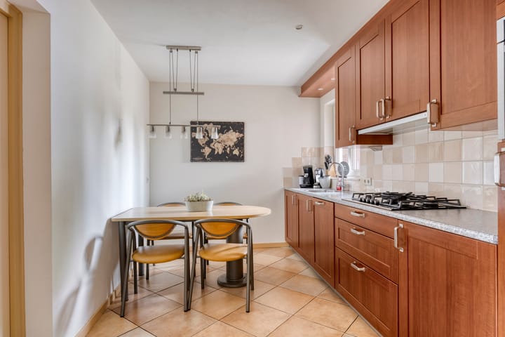 Photo 15 of Meindert Hobbemastraat 10