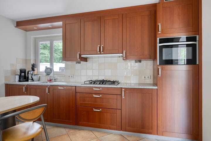 Photo 16 of Meindert Hobbemastraat 10