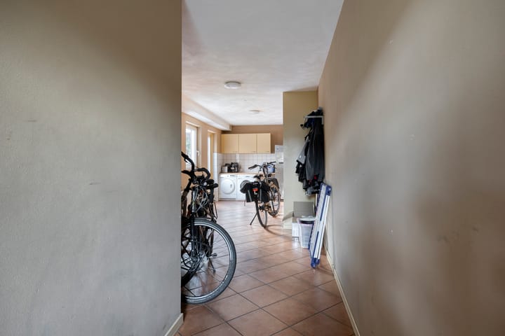 Photo 21 of Meindert Hobbemastraat 10