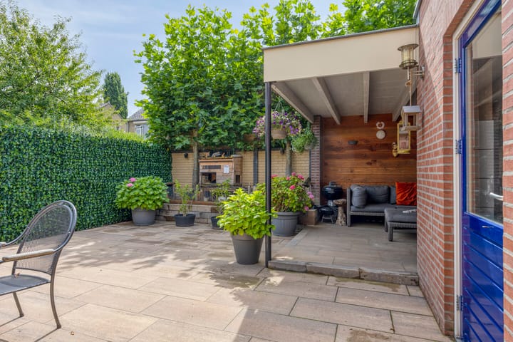 Photo 23 of Meindert Hobbemastraat 10