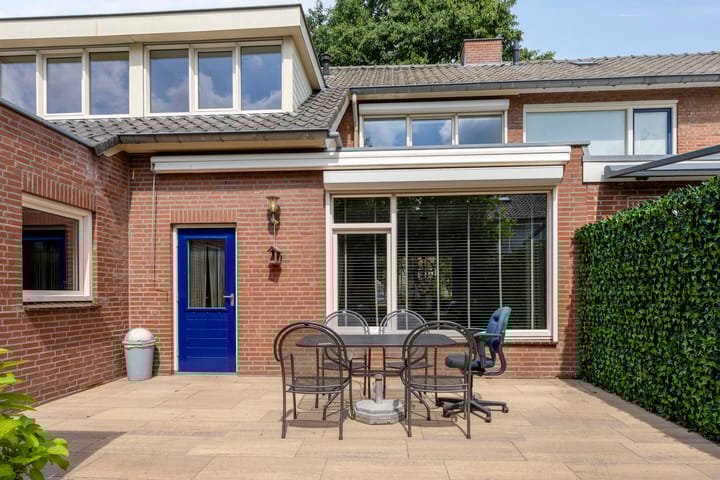 Photo 26 of Meindert Hobbemastraat 10