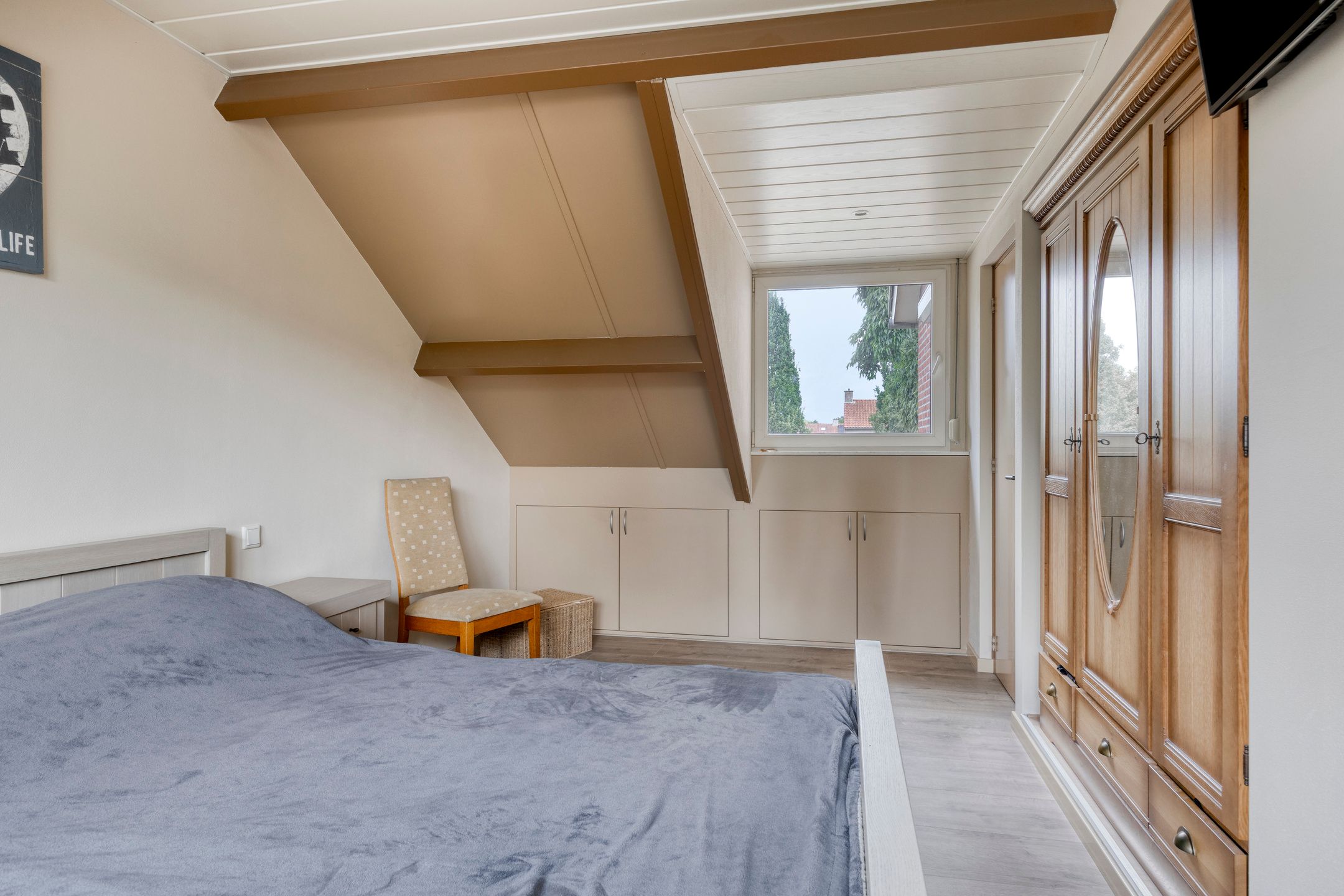 Foto 30 van Meindert Hobbemastraat 10