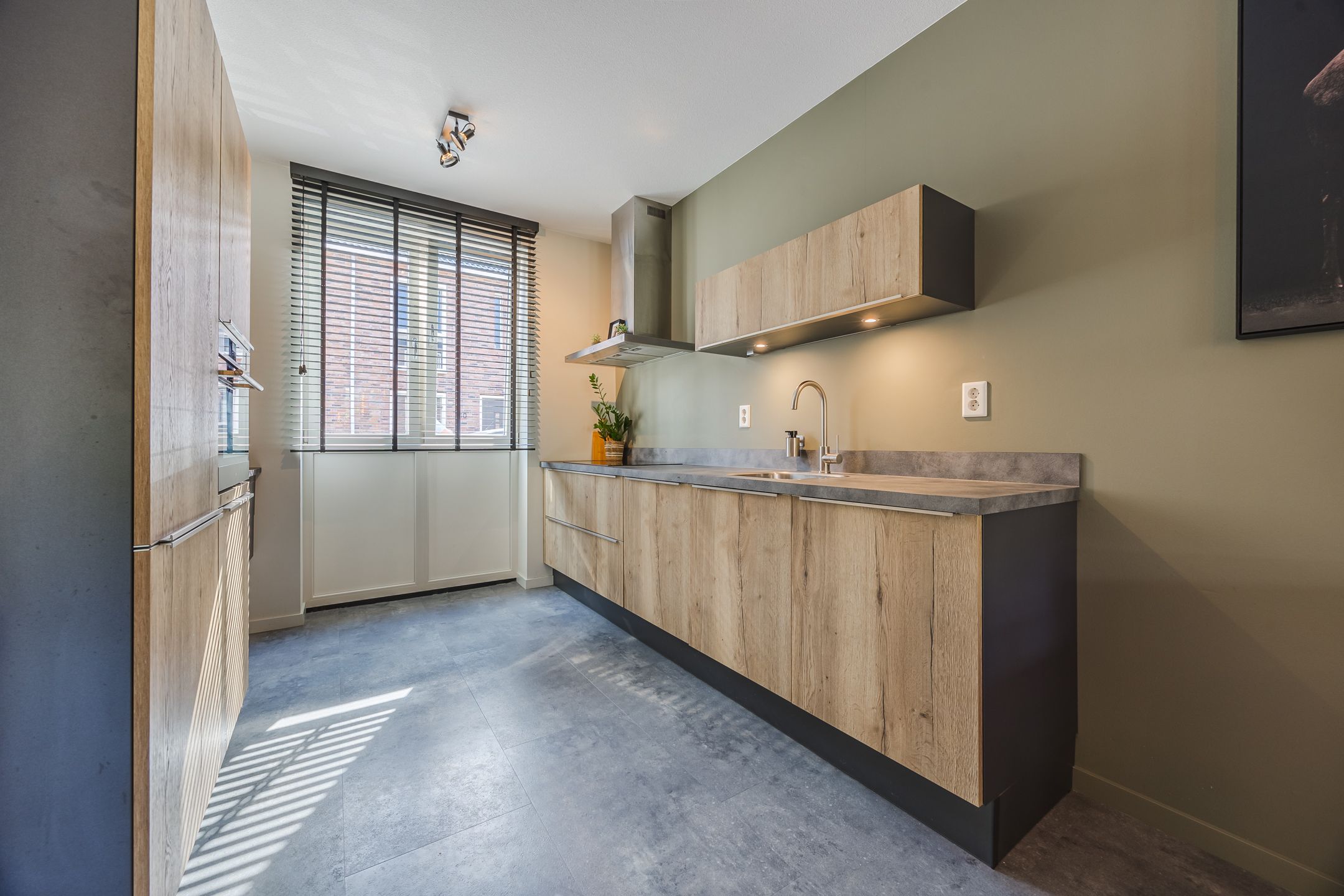 Foto 18 van Titus Brandsmastraat 19