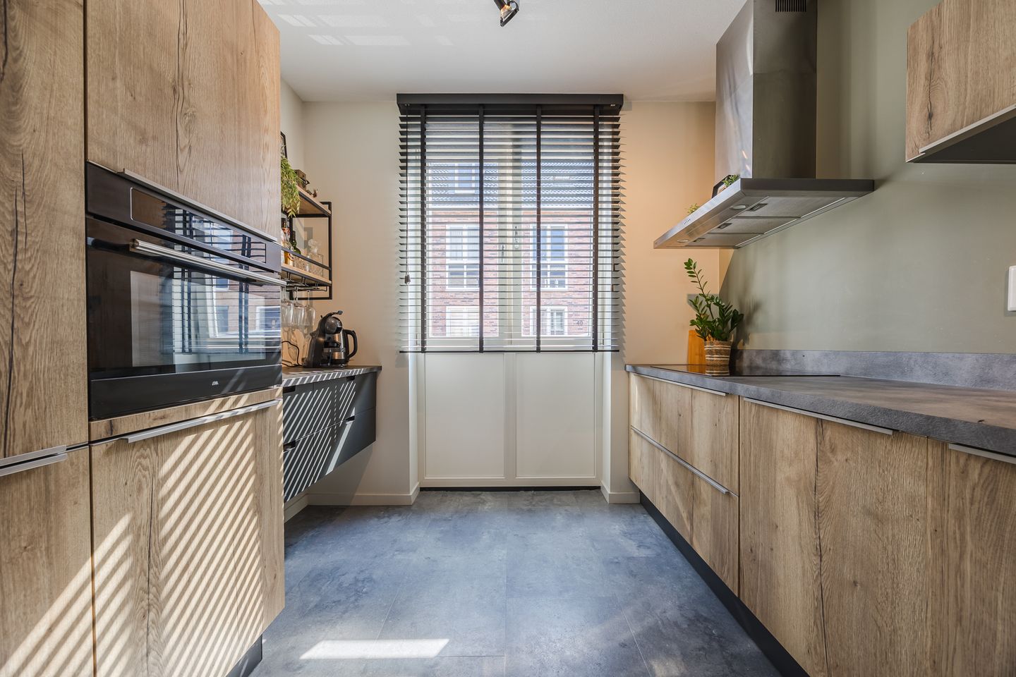 Foto 20 van Titus Brandsmastraat 19