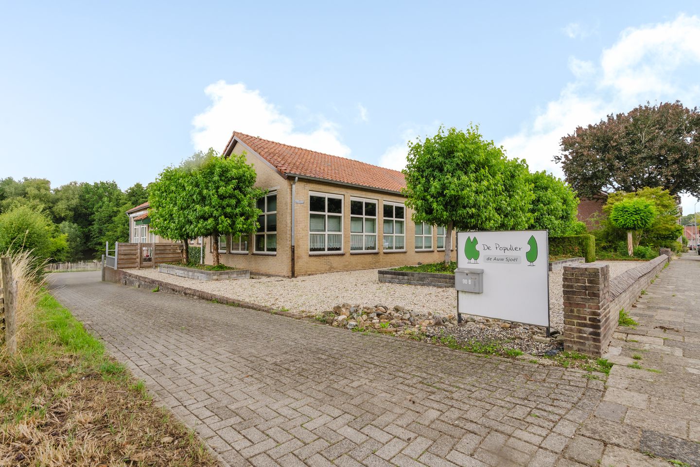 Bekijk foto 1 van Voorsterstraat 90-a