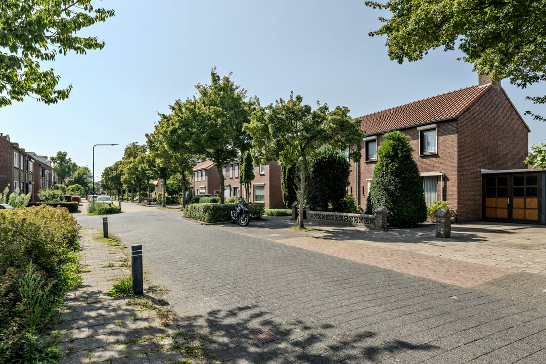 Photo 32 of Ruysdaelstraat 18