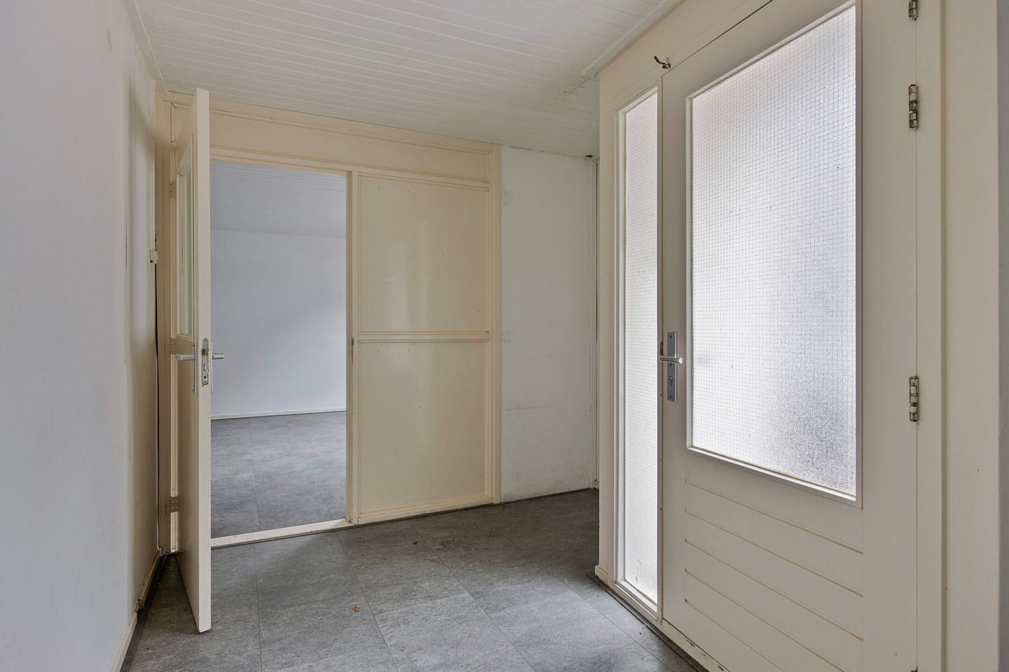 View photo 4 of Tweede Walstraat 3