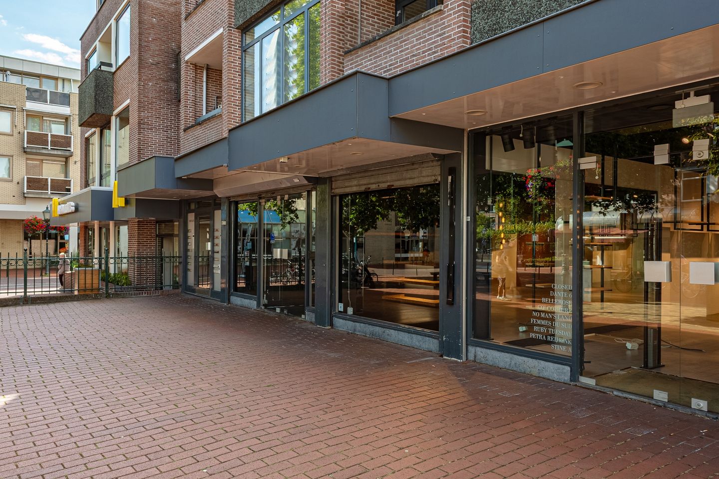 Bekijk foto 2 van Veerplein 27