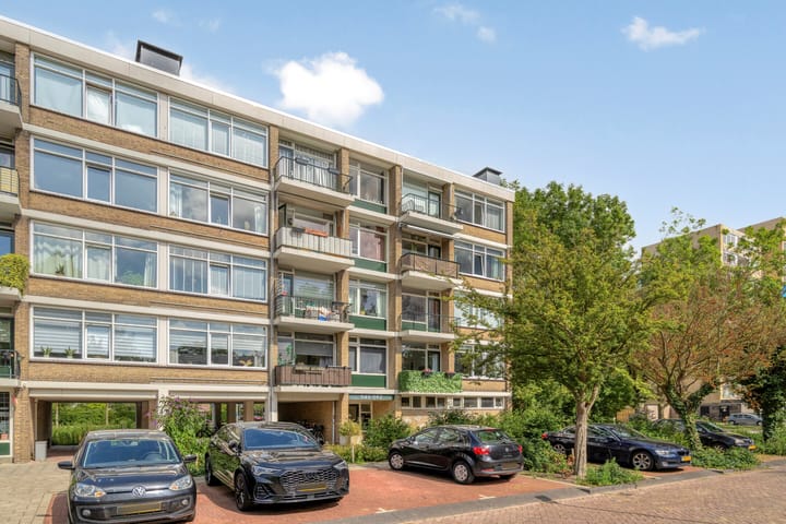 Photo 2 of Bachstraat 556