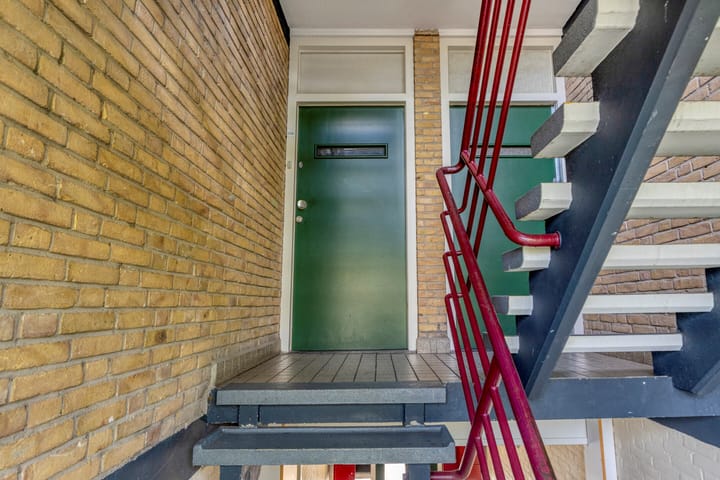 Photo 4 of Bachstraat 556