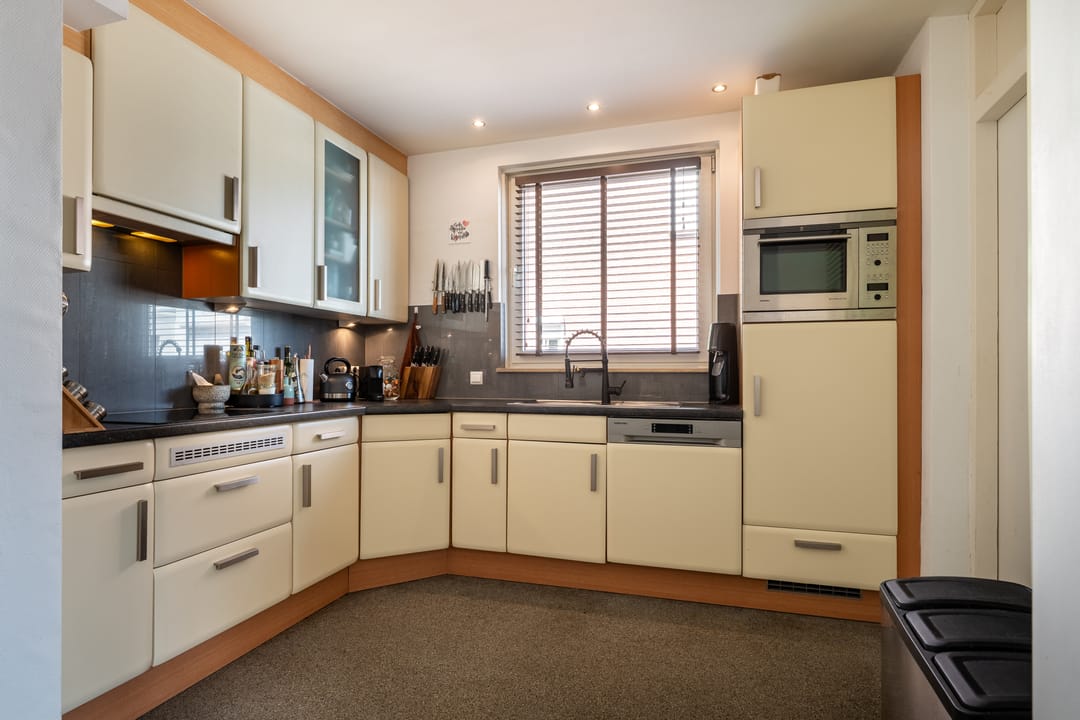 Photo 11 of Teggert 75