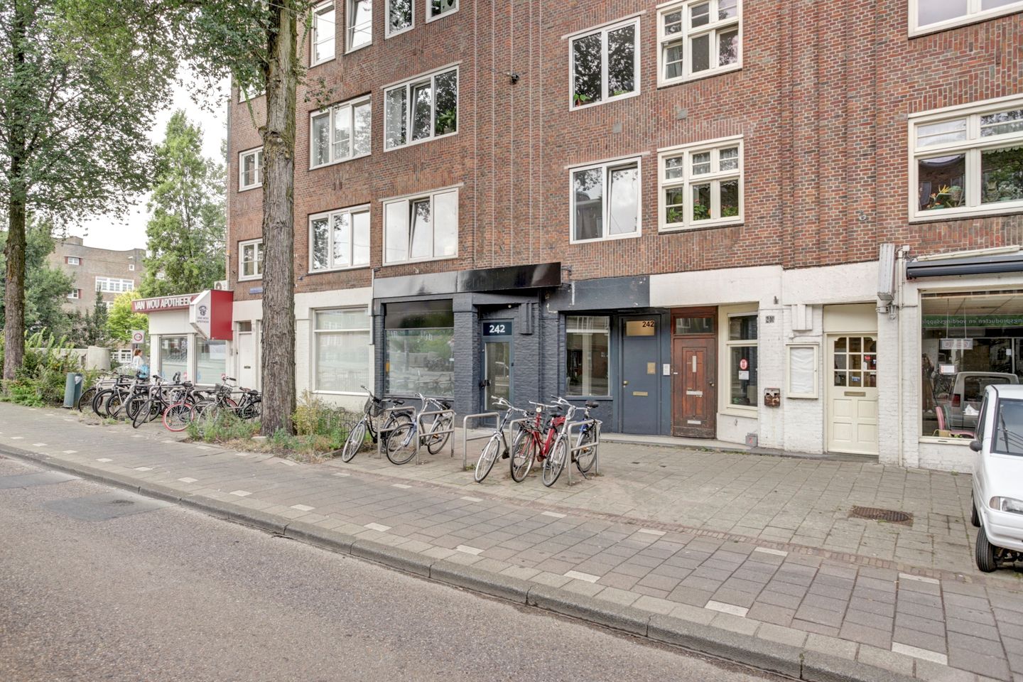 Bekijk foto 1 van Van Woustraat 242-H