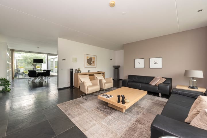 Photo 2 of Alteveerstraat 8