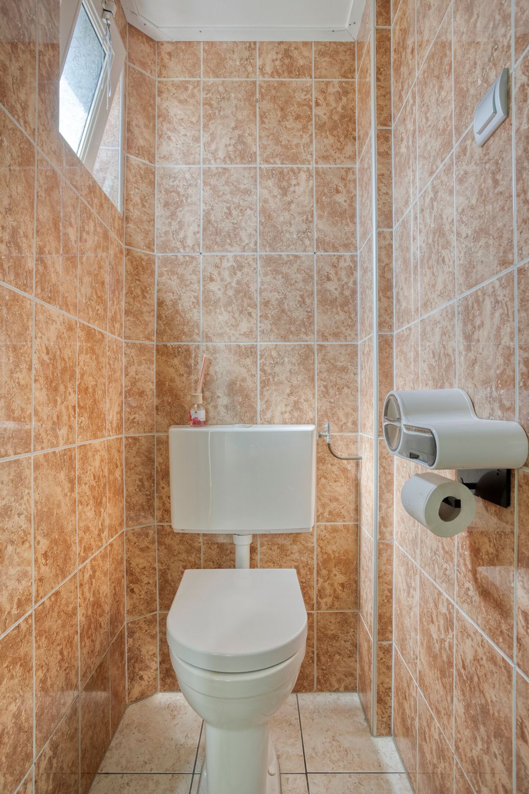 Photo 11 of Van Vollenhovenstraat 7