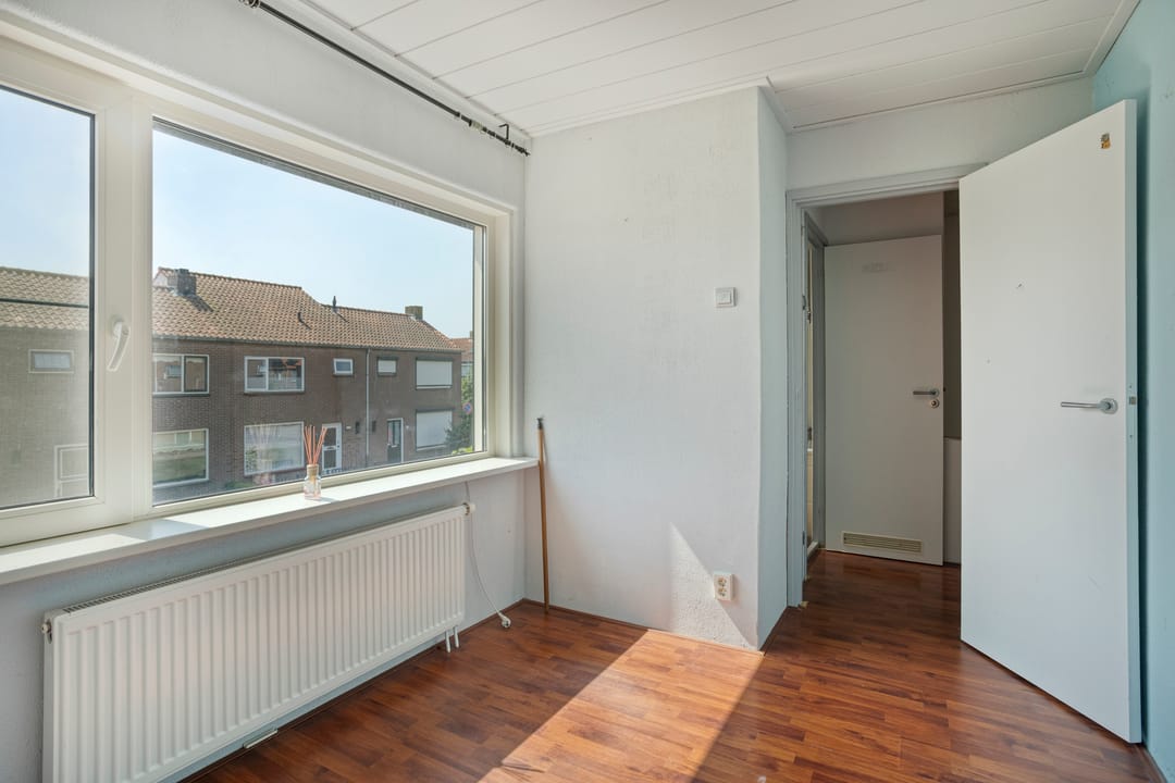 Photo 23 of Van Vollenhovenstraat 7