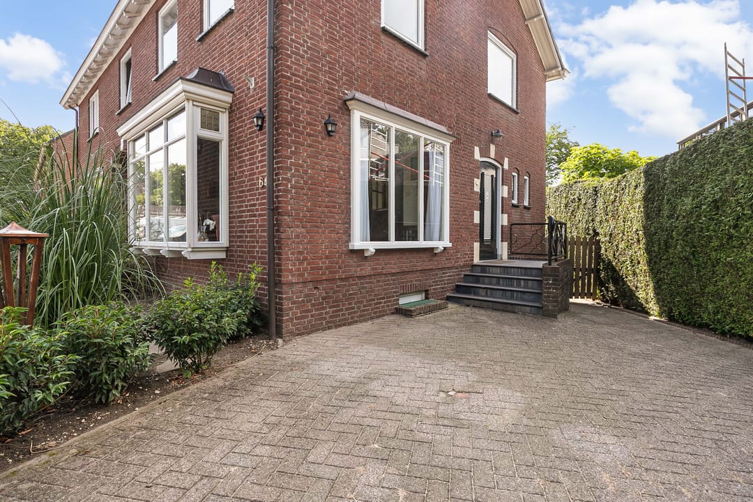 Photo 2 of Dorpsstraat 64