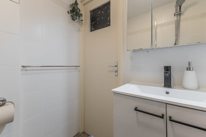 Foto 17 van Van Nijenrodeweg 153