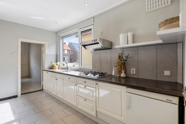 Photo 16 of Houtstraat 88